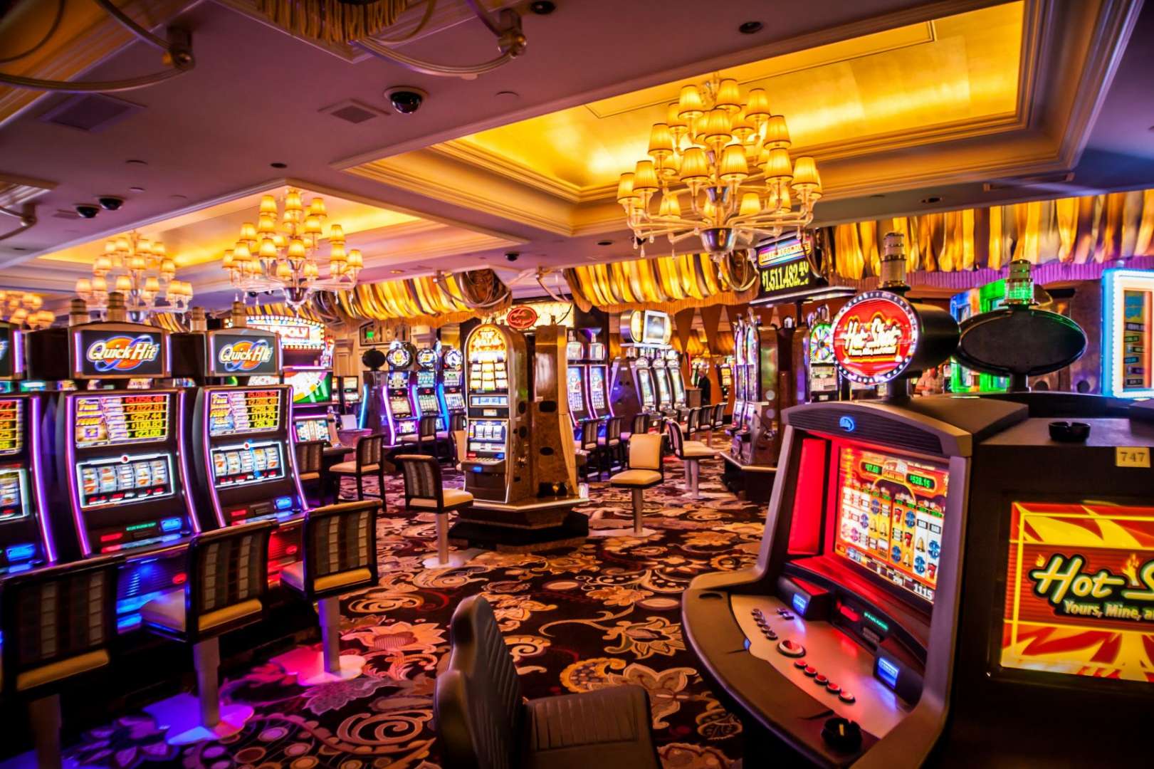 Slot Makinelerinin Gizli Sırları: Kazanma İhtişamı